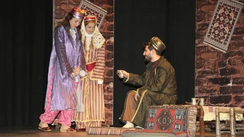 Torbalı'da Ücretsiz Tiyatro Gösterimi