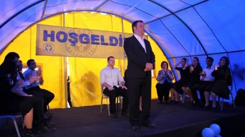 Buca'da Çadır Tiyatrosu Başladı