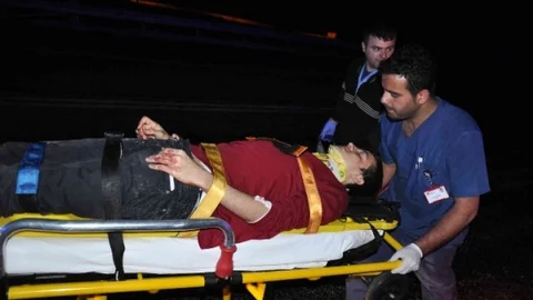 Fethiye'de Otomobil Kanalda Takla Attı