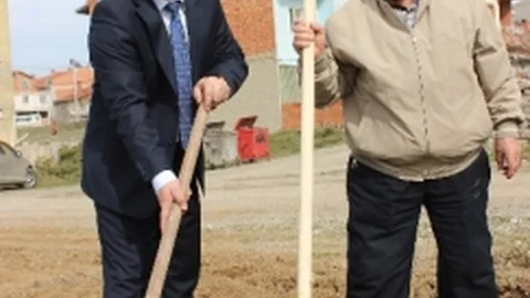 Baba-Oğul Fidan Dikti