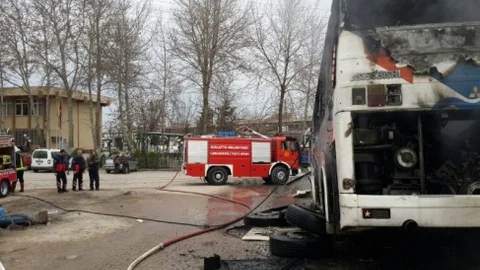 Malatya'da Servis Otobüsü Yangını