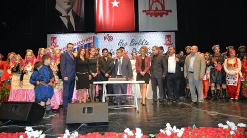 Bilecik'te Halk Oyunları Şöleni