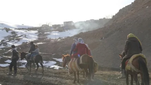 Başkale'de Yol Sorunu