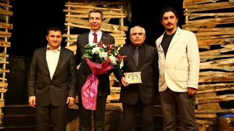 Denizli'de Tiyatro Kutlaması