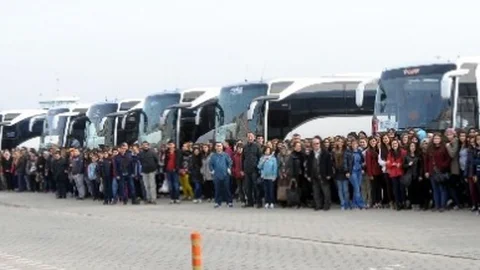 Karacabeyli Öğrenciler Çanakkale'yi Ziyaret Etti