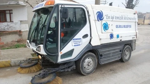 Gelibolu Belediyesi'ne Yeni İş Makinesi