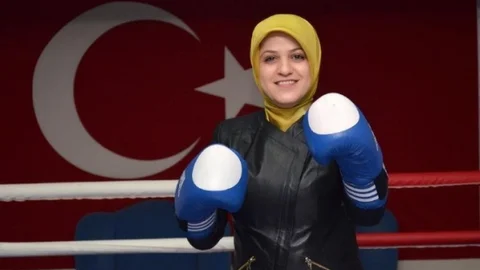 Ayşe Sula Köseoğlu Trabzon'da Boks Gösterisi Yaptı
