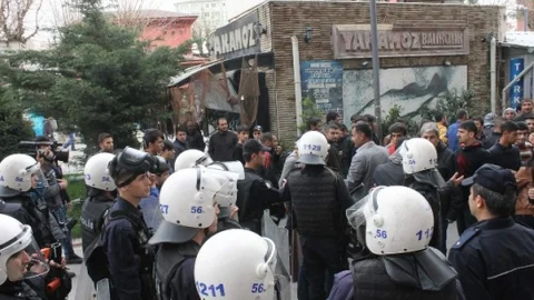 Siirt'te Gösterici-Polis Arbede