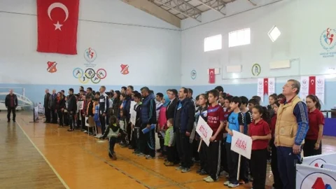 Ağrı'da Masa Tenisi Müsabakaları Başladı