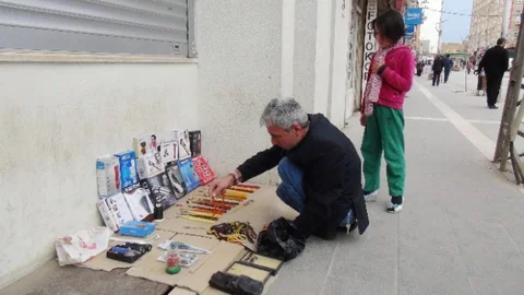 Hatip Ahmet Şahin Yardım Bekliyor