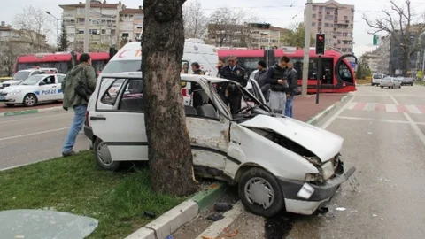Bursa'da Feci Kaza: 2 Yaralı