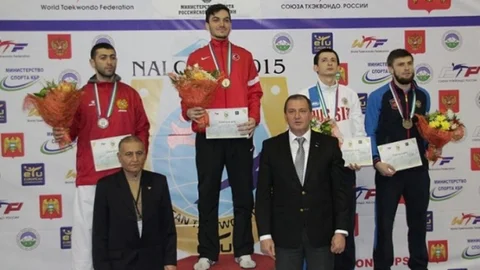Yunus Sarı'dan Altın Madalya