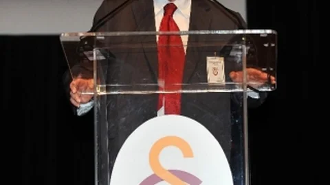 Galatasaray'da Yönetim İbra Edildi