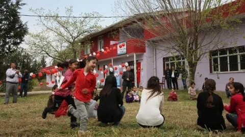 Türkmen Çocuklara Eğitim Desteği