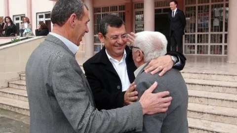 Manisa'da CHP Üyeleri Oy Verdi
