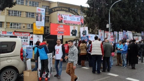 CHP İzmir İl Başkanı Oyunu Kullandı