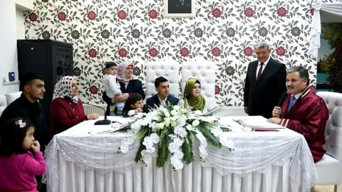 Malatya'da Yeni Çiftlere Hediye