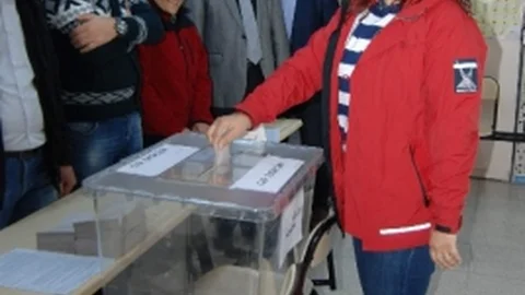Aydın'da Oy Kullanma İşlemi