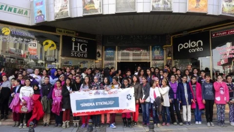Malatya'da Öğrencilere Sinema Keyfi
