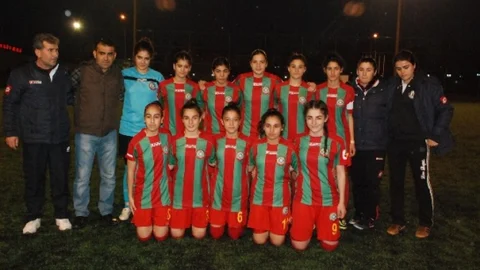Osmaniye Bayan Futbol Takımı Yarı Finale Çıktı