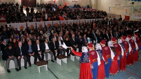 Yasin Aktay Van'da Açıklamalarda Bulundu