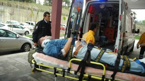 Manavgat'ta Otobüs Kazası: 1 Ölü, 18 Yaralı