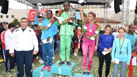 Tarsus’ta Maraton ve Konser Coşkusu