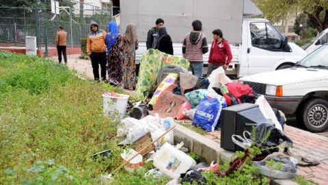 Kumluca'da Suriyeli Aile Yangınında Zarar Gördü