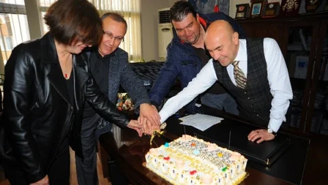 Seferihisar'da Sürpriz Kutlama