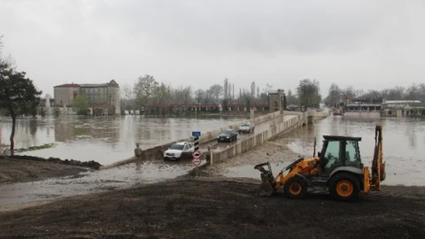 Edirne'de Nehir Seviyeleri Yükseliyor