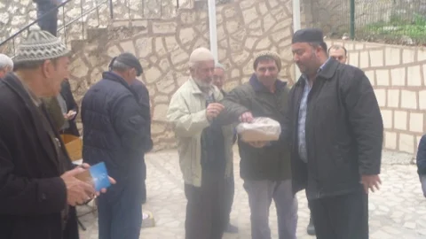 Bilecik'te Cami Cemaatine İkramlar Yapıldı