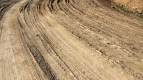 Bingöl'de Köy Yolları Çamur İçinde