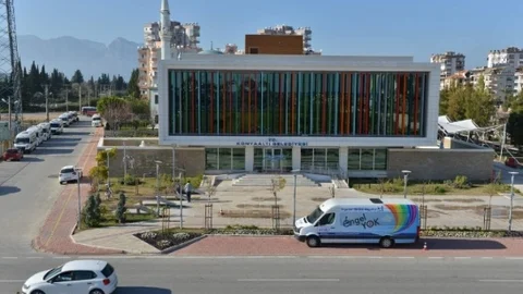 Konyaaltı’nda İhtiyaç Sahiplerine Yardım Devam Ediyor