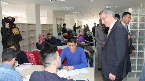Elazığ'da Yenilenen Kütüphane Açıldı