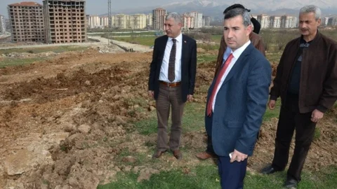 Yeşilyurt'ta Yol Çalışmaları İncelemesi