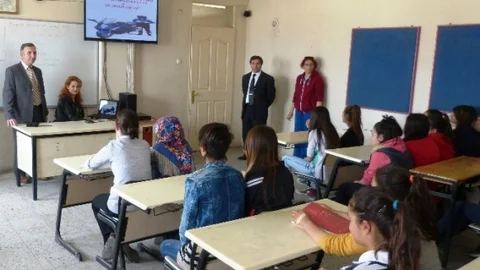 Alaşehir'de Öğrencilere Seminerler