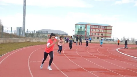Erzurum'da Atletizm Yarışları Başladı