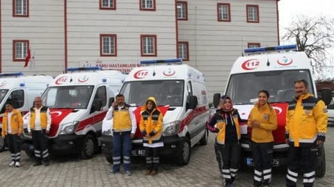 Van'a Yeni Ambulanslar Tahsis Edildi