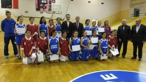 Burhaniye'de Basketbol Heyecanı