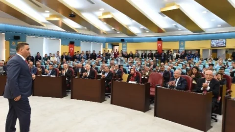 Tarsus'ta Başkan Can Açıklamalarda Bulundu