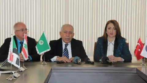 Nezaket Emine Atasoy'a Ödül Verildi