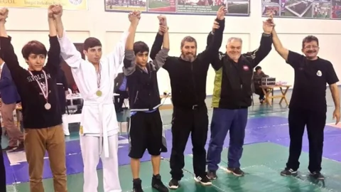 Çiftlikköylü Boksçular İnegöl'den Madalya İle Döndü