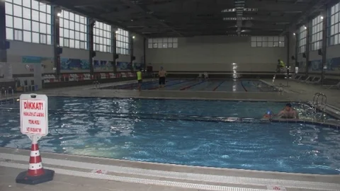 Şanlıurfa'da Ücretsiz Yüzme Havuzu