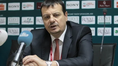 Galatasaray'da Sert Mesajlar