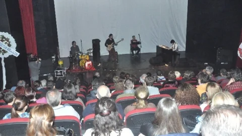 Evrim Demirel Kuşadası'nda Konser Verdi