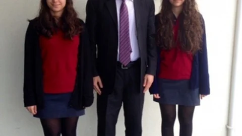 İkiz Kız Kardeşlerden Önemli Başarı