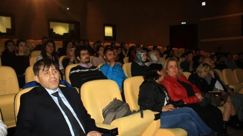 Dicle Üniversitesi'nde Ünlü Oyuncu Buluşması