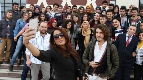 Melike Emiroğlu OMÜ Öğrencileriyle Buluştu