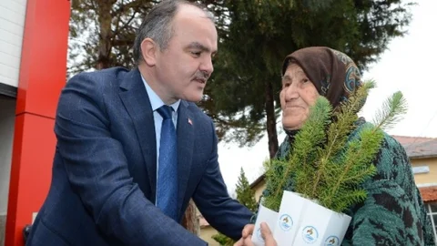 Pamukkale'de Fidan Dağıtımı Yapıldı