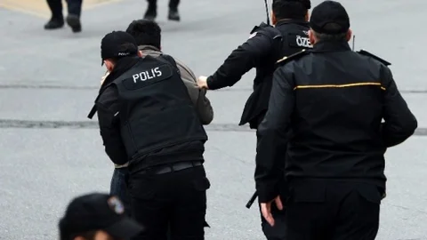 İstanbul Adalet Sarayı'nda Gözaltı